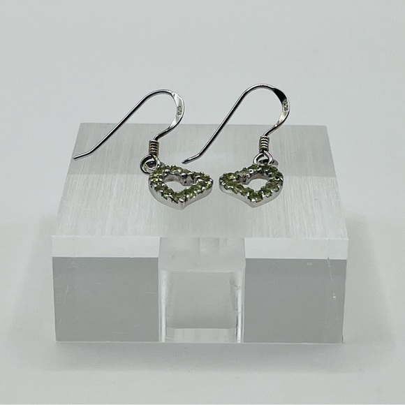 Elegant Natural Peridot Silver Dangle Earrings - Picture 4 of 5